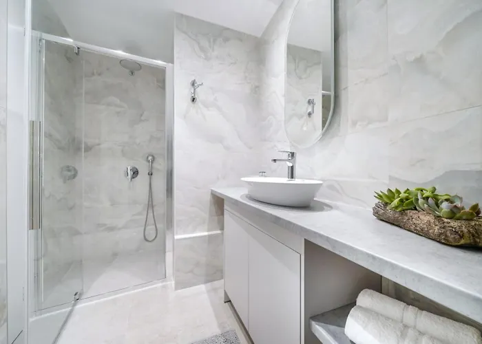 Artio Maisonette Apartament *